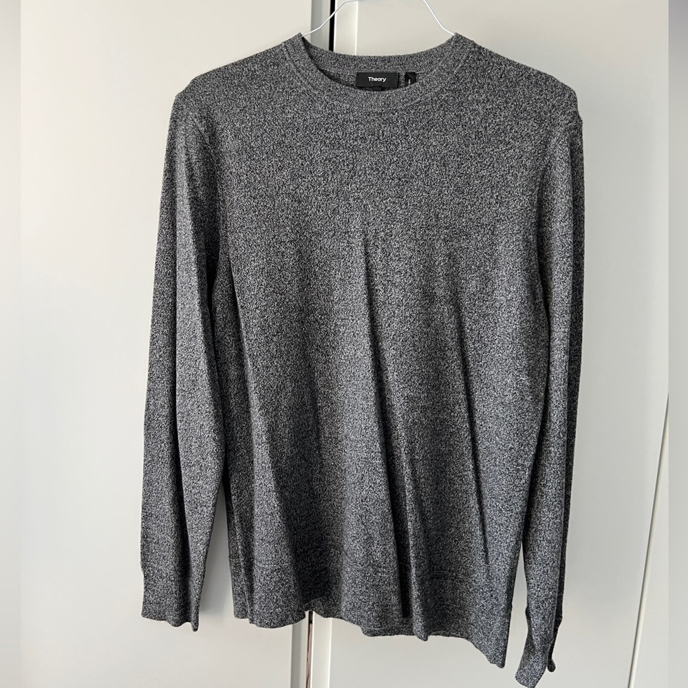 Theory long sleeve crew neck sweatshirt in grey - M